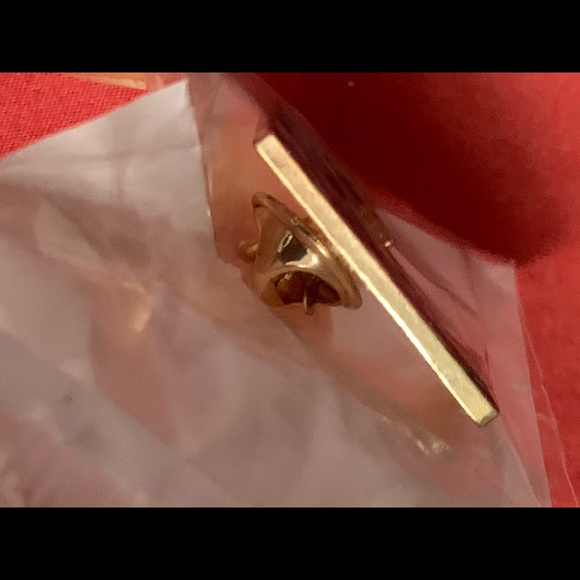 🌊 Ocean Wave Enamel Pin ❤️ NEW ❤️ Show Ocean Love - Picture 5 of 16